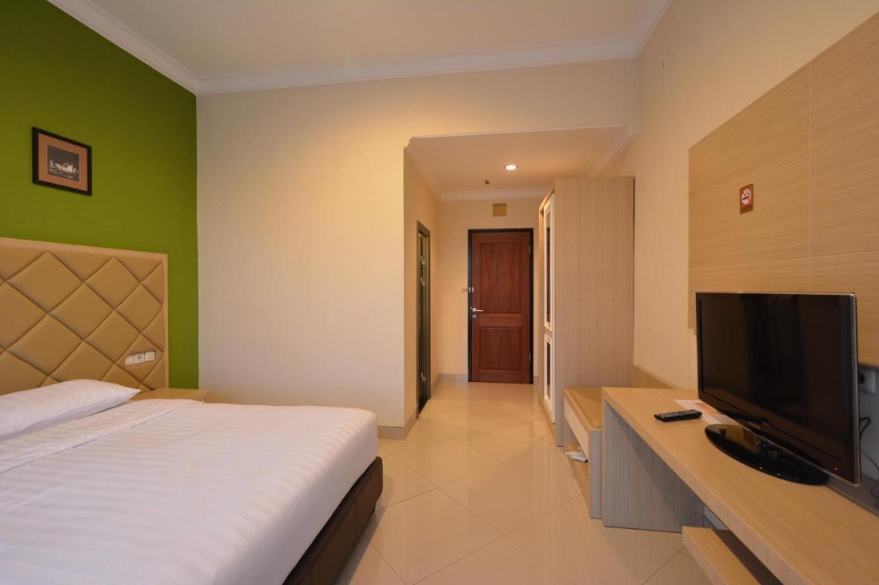 Hotel Sindha Ruteng Exterior foto