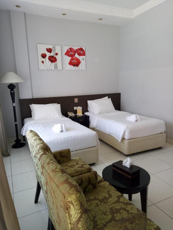 Hotel Sindha Ruteng Exterior foto