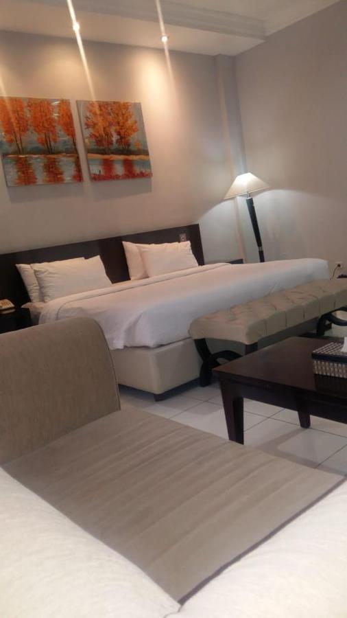 Hotel Sindha Ruteng Exterior foto
